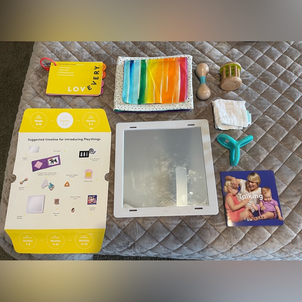 Lovevery Charmer baby play Kit 3-4 months